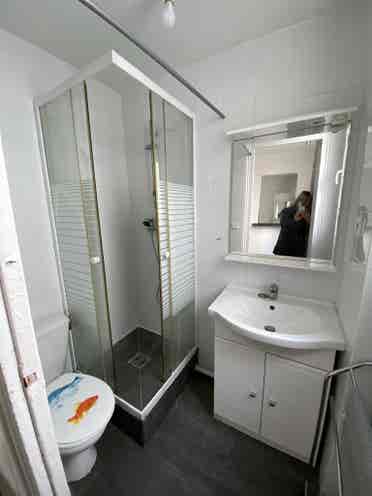 Studio w/ mezzanine walk in closet