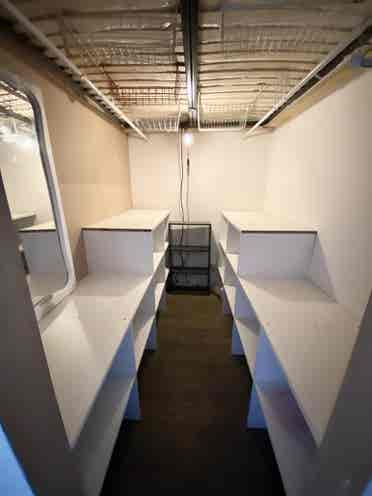 Studio w/ mezzanine walk in closet