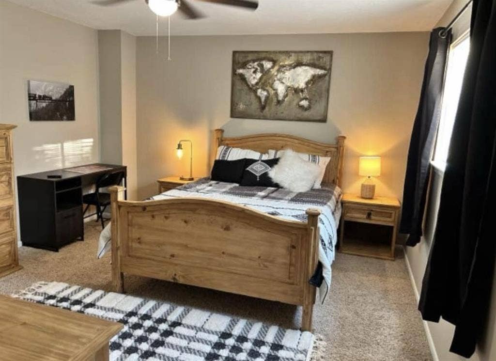 Rooms available in The Woodlands!