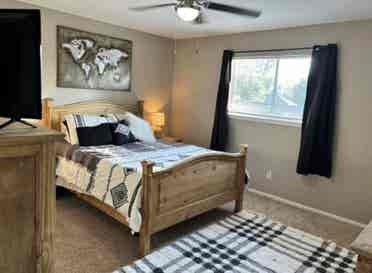 Rooms available in The Woodlands!