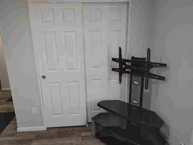 Brand New& Recently Renovation !