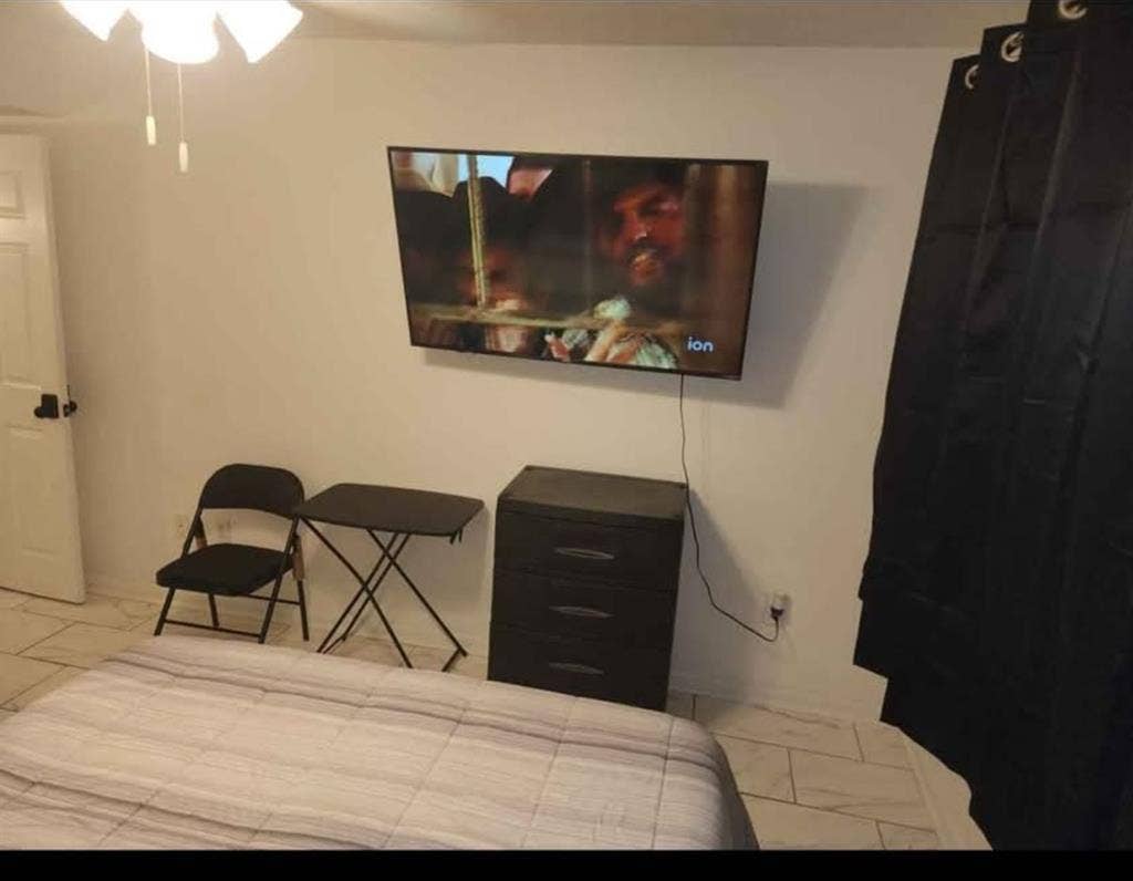 Cozy furnished furnished room