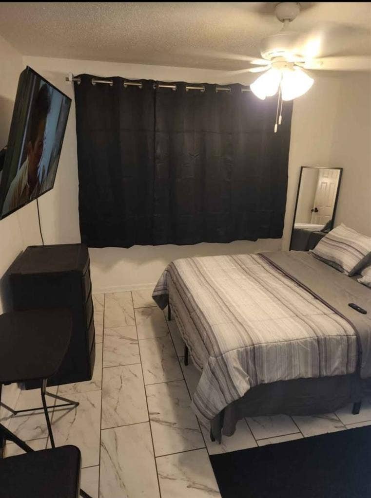 Cozy furnished furnished room