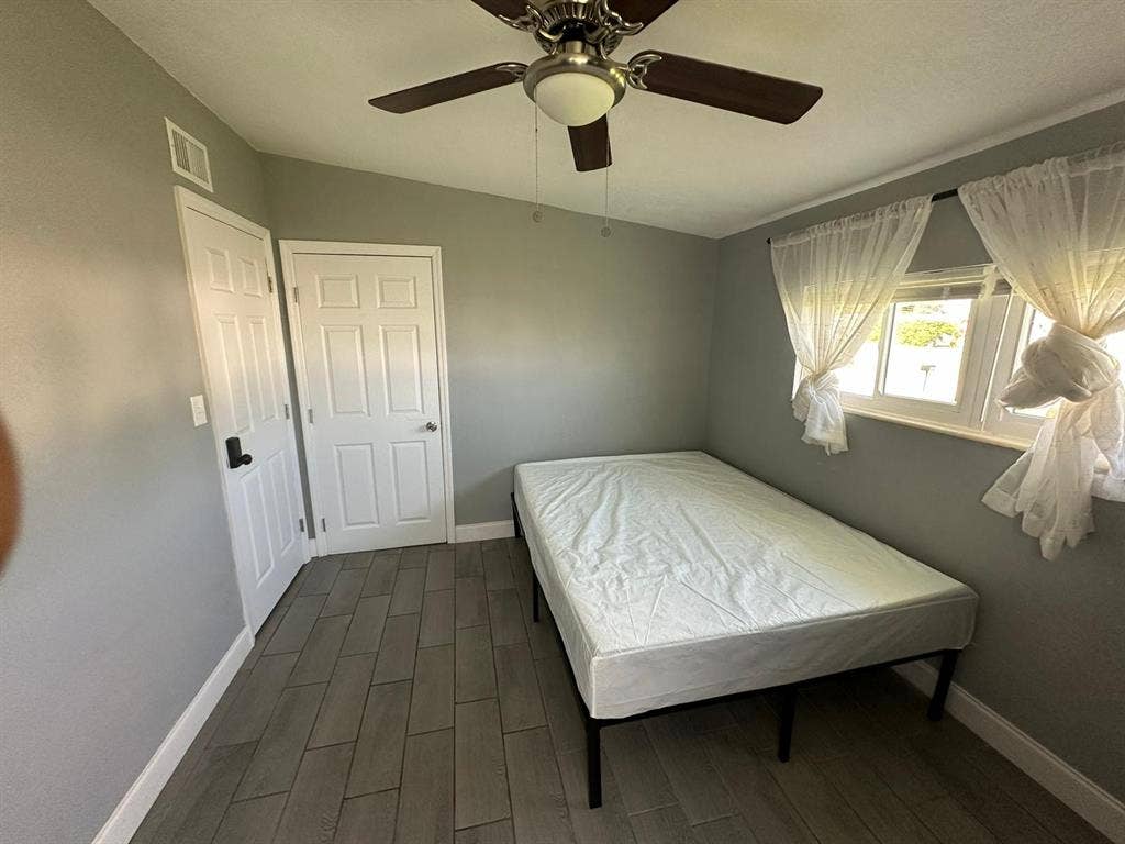 Clean furnished room