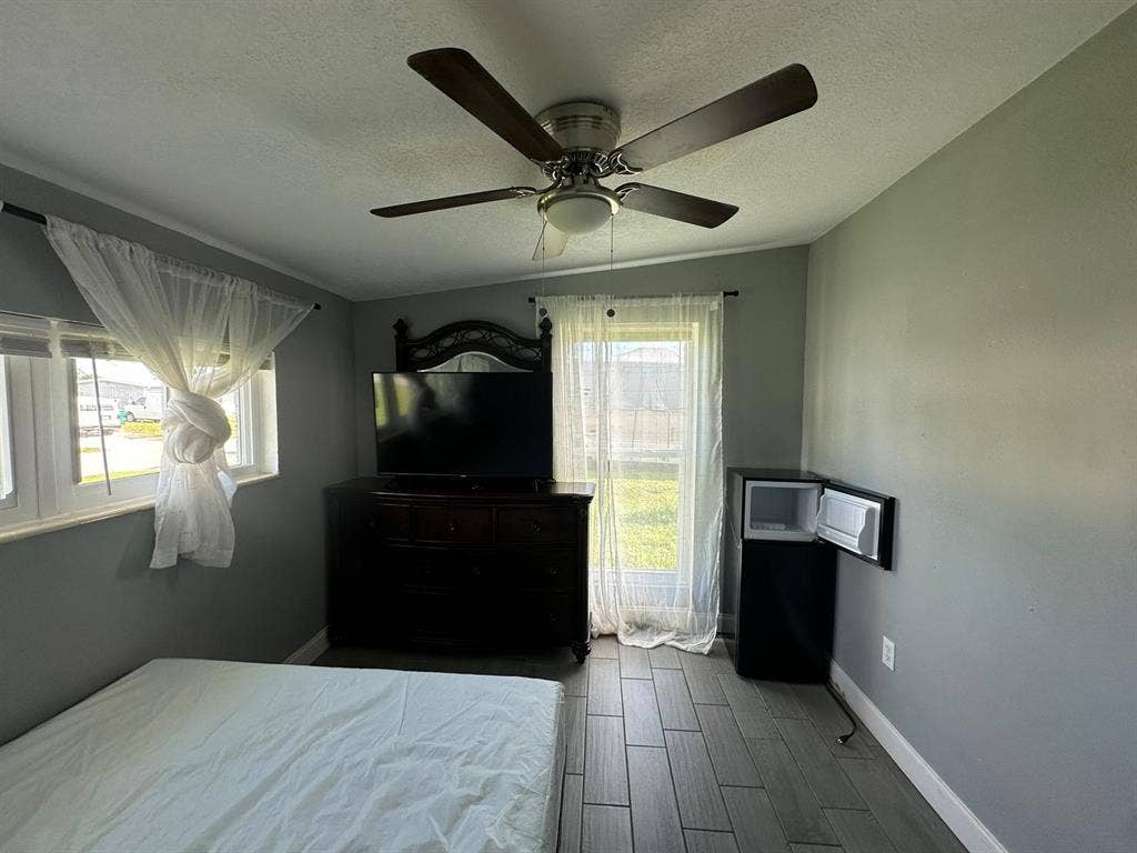 Clean furnished room