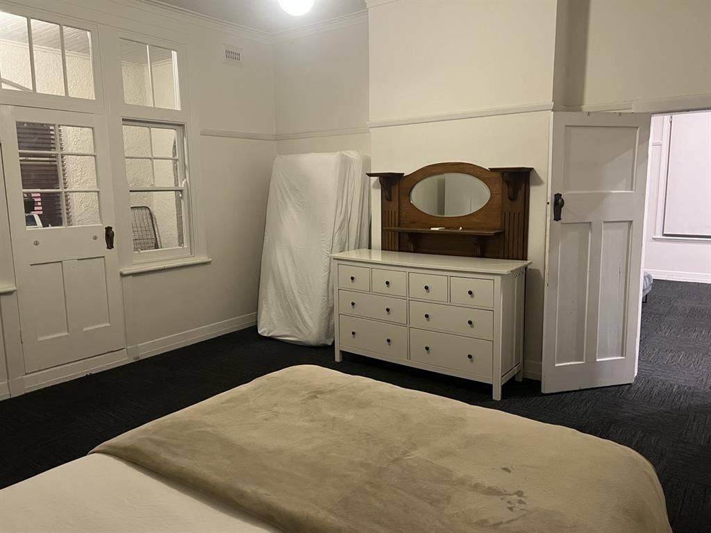 Extra large 2 bedroom Brunswick apt