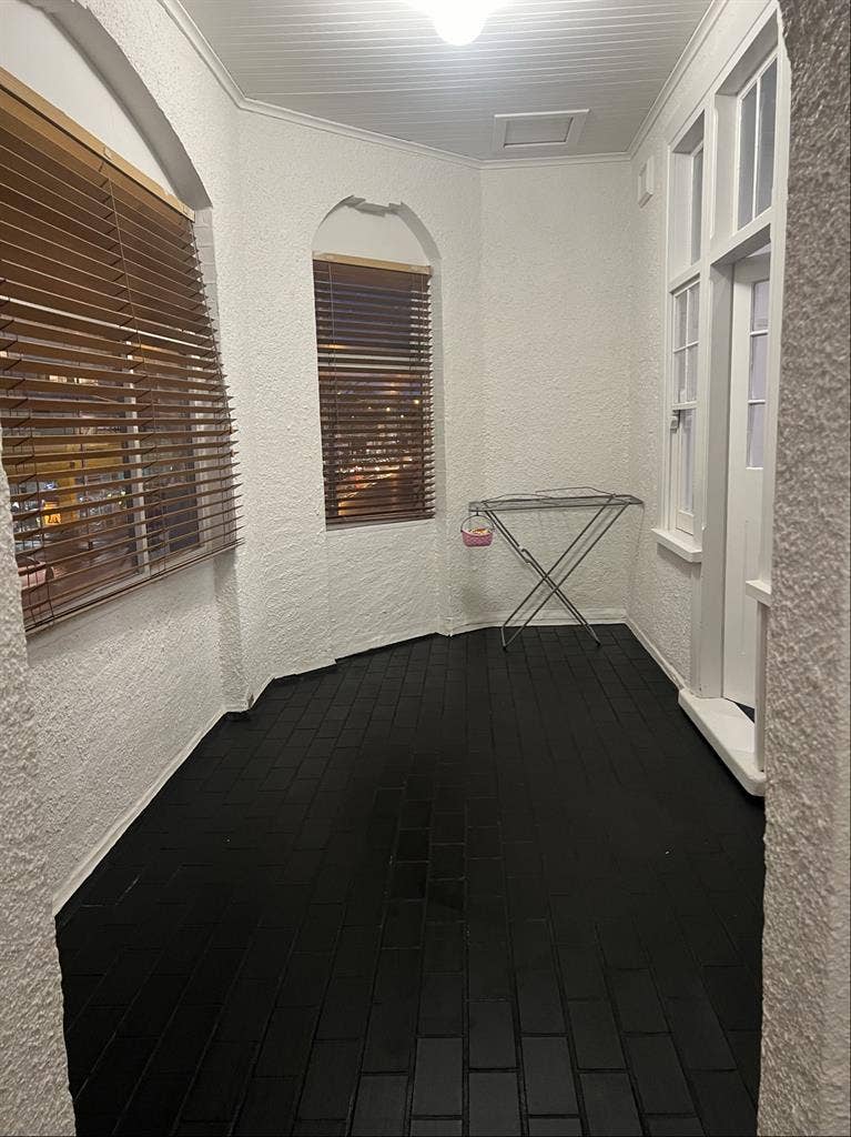 Extra large 2 bedroom Brunswick apt