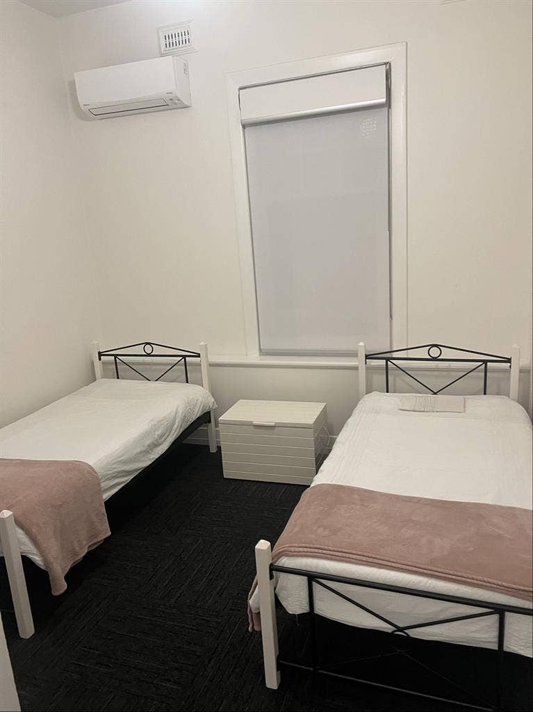Extra large 2 bedroom Brunswick apt