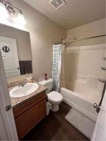 2 private rooms for rent, pets OK.