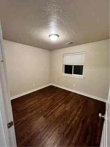 2 private rooms for rent, pets OK.