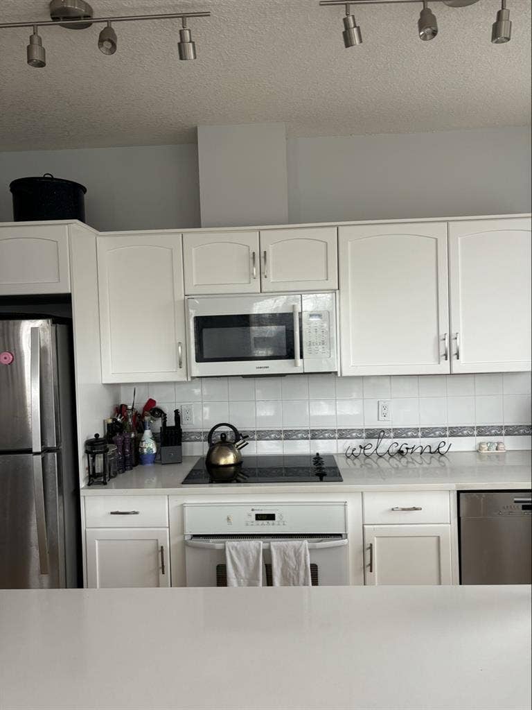 Amazing 3rd floor condo