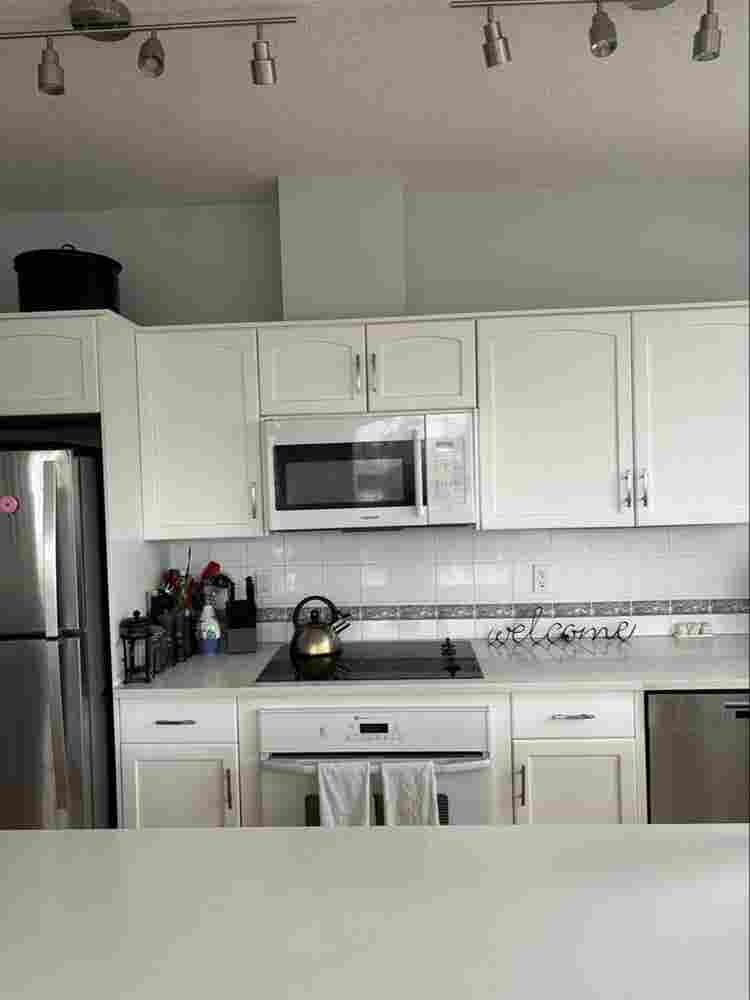 Amazing 3rd floor condo