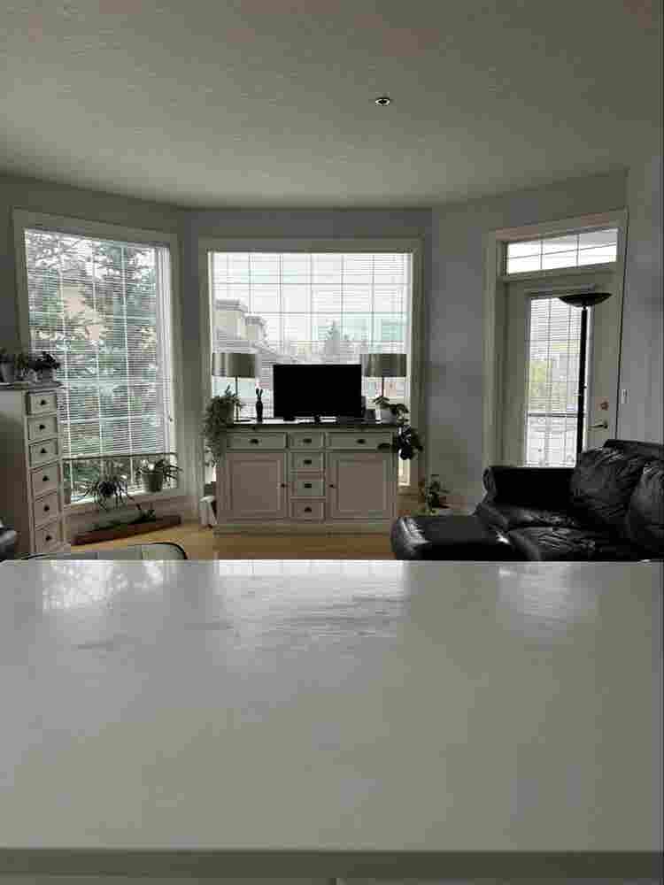 Amazing 3rd floor condo