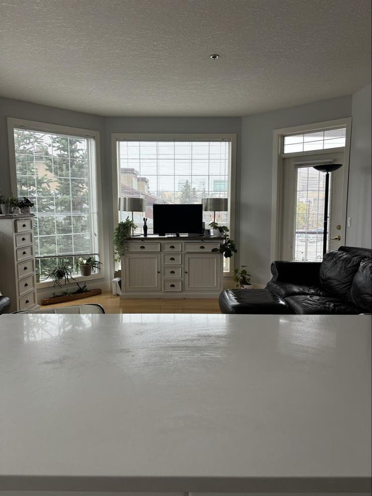 Amazing 3rd floor condo