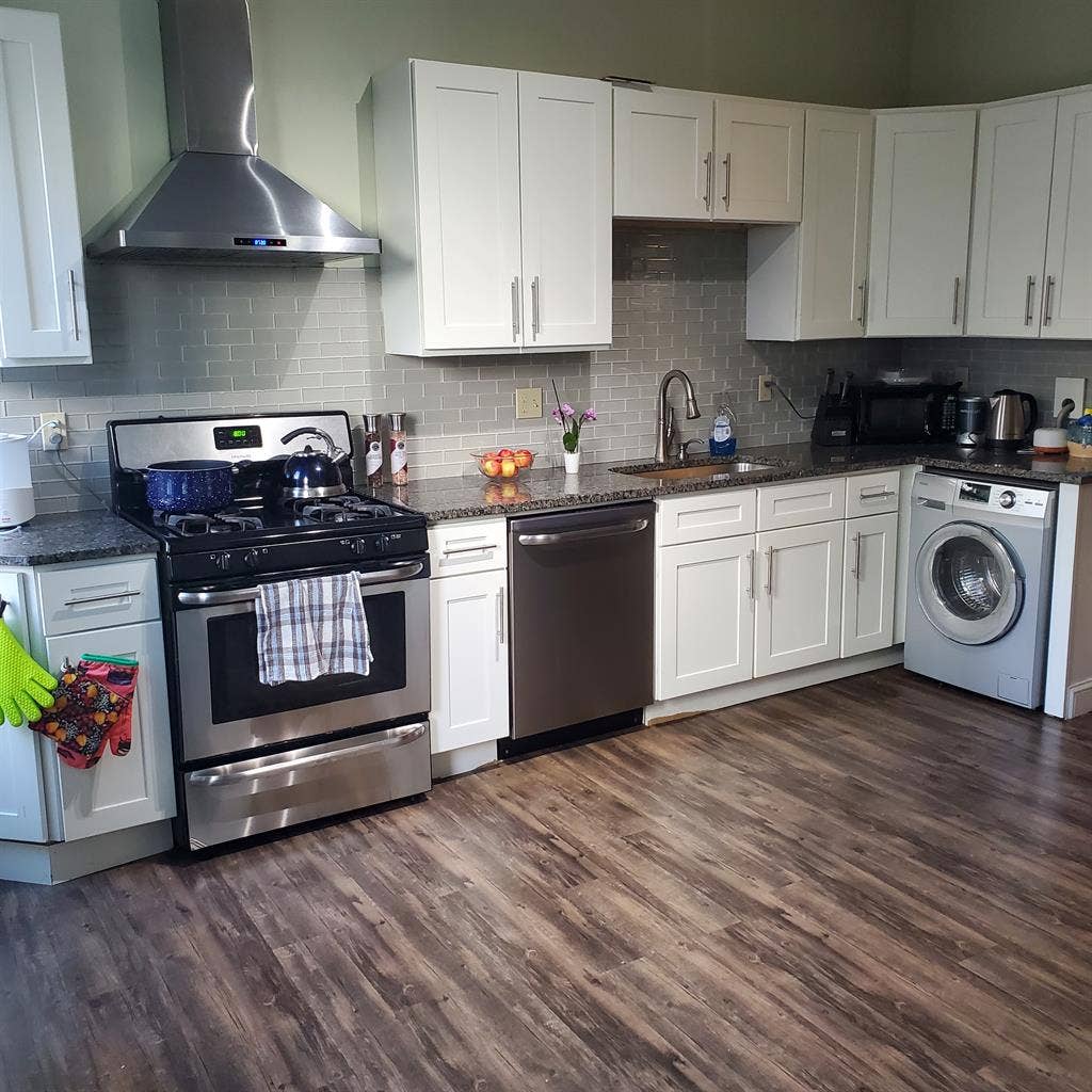 Room for Rent in Bath Apt