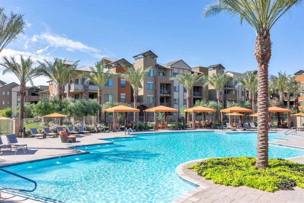 Looking for female roommate
