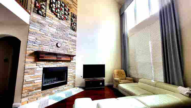 Huge room for rent in Frisco, TX