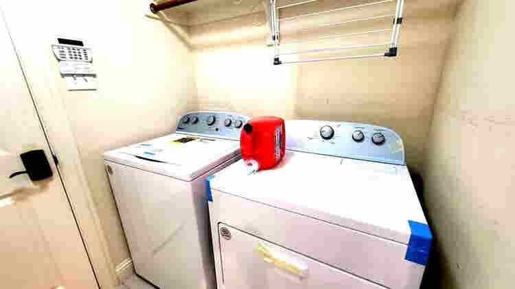 Huge room for rent in Frisco, TX
