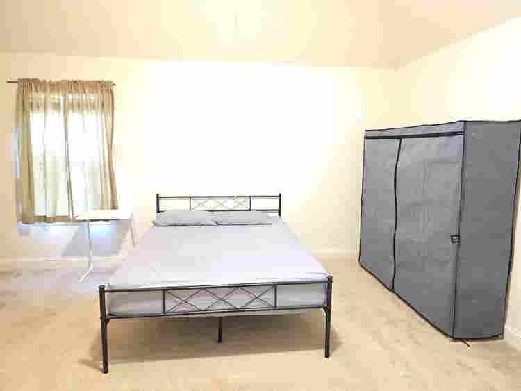 Huge room for rent in Frisco, TX
