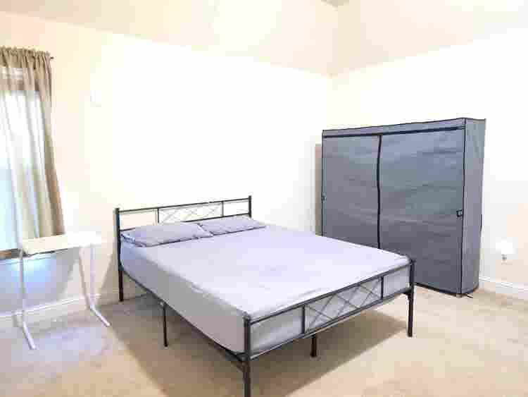 Huge room for rent in Frisco, TX