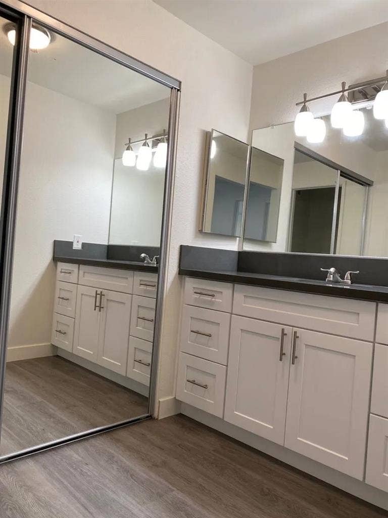 Looking for roomate for bath