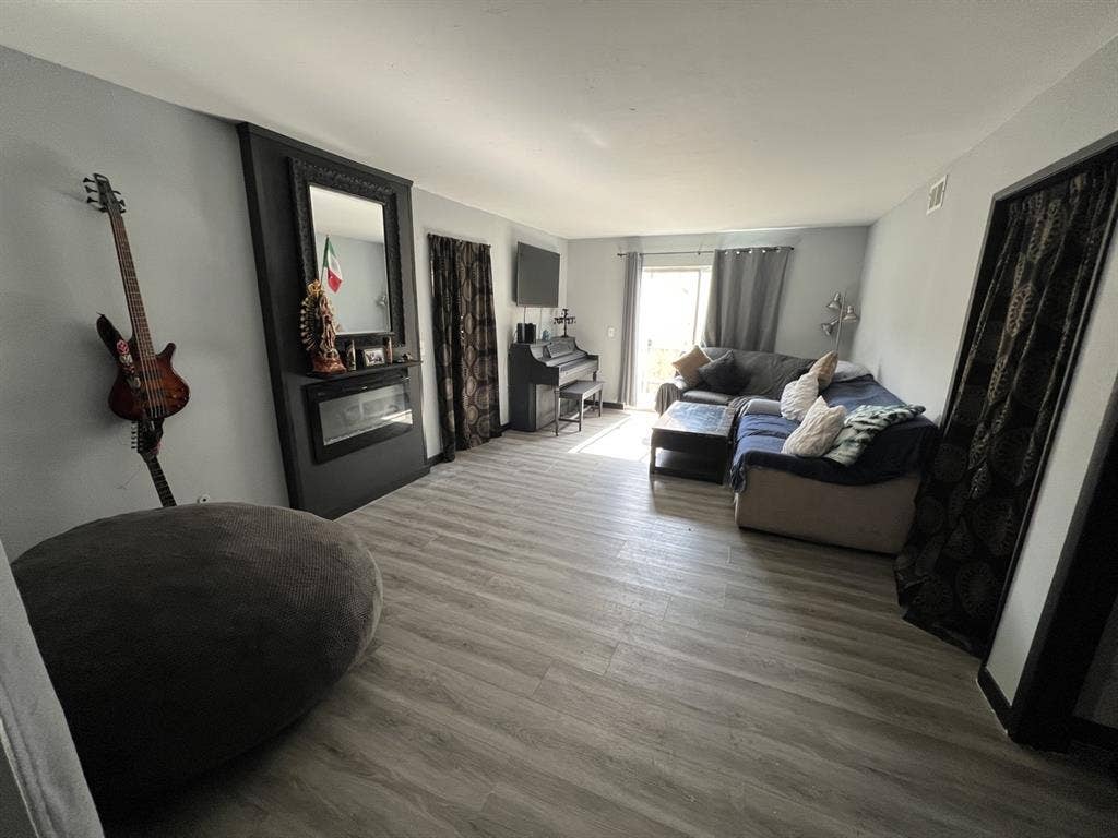June roommates