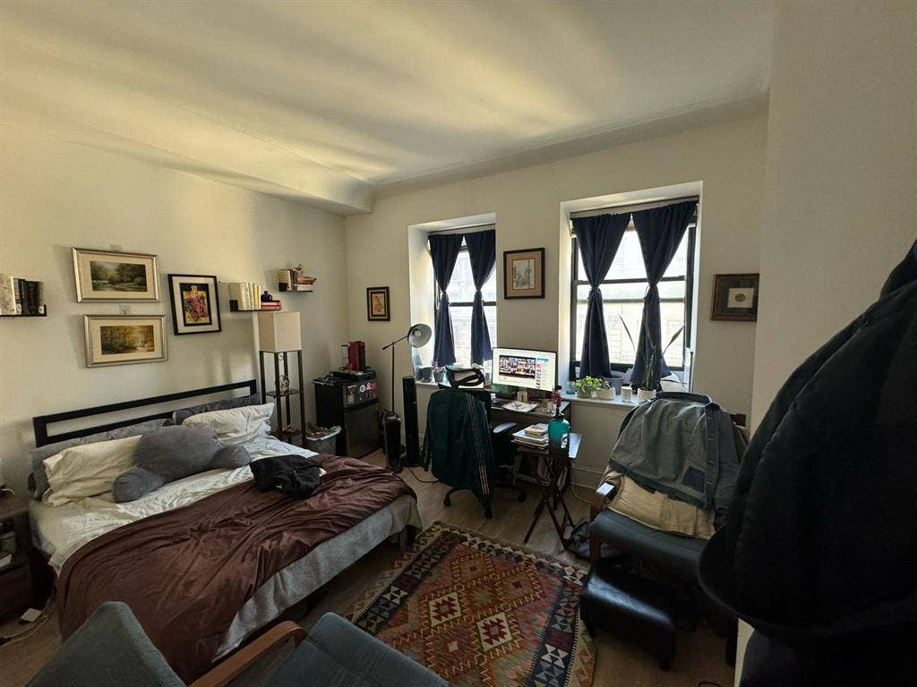 ✨Spacious Room in Midtown South✨