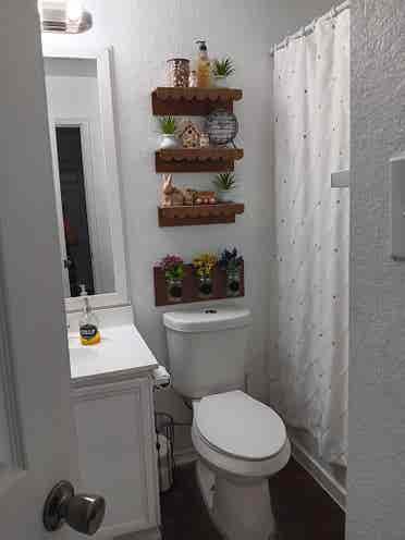 Room for rent available now