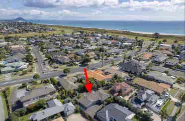 Beautiful warm Papamoa home