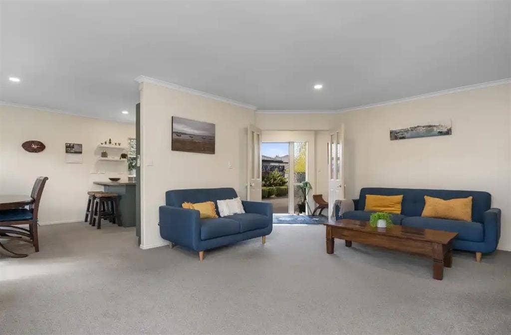 Beautiful warm Papamoa home