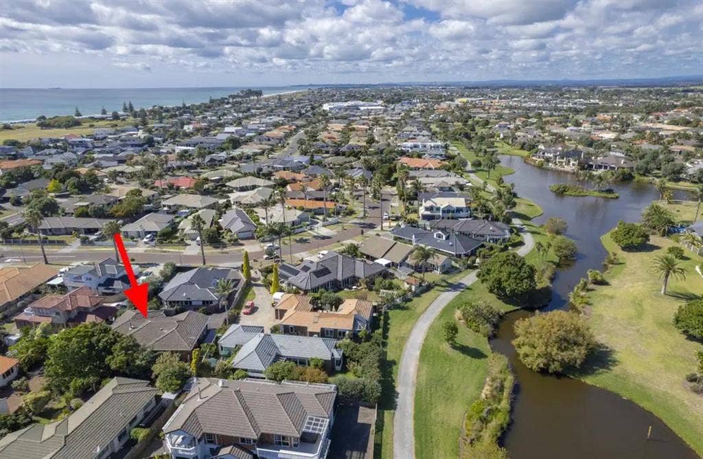 Beautiful warm Papamoa home