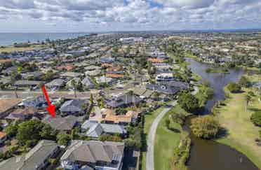Beautiful warm Papamoa home