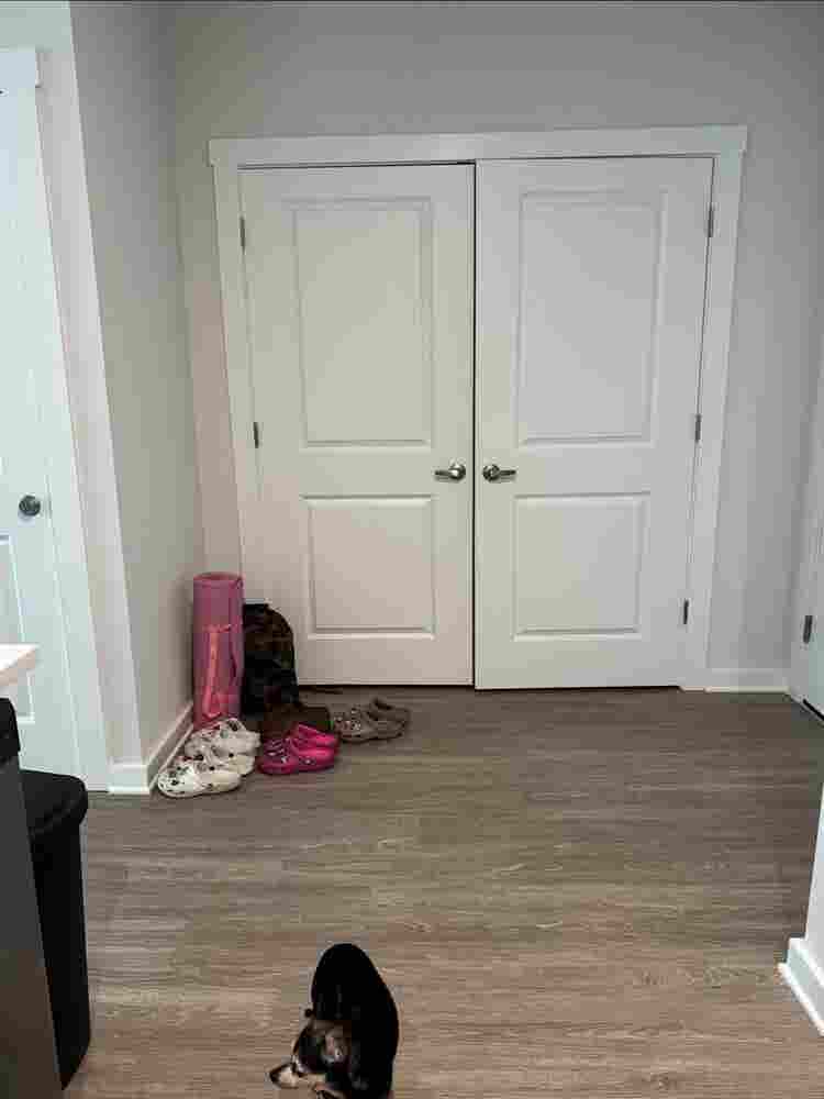 Room
 for rent in
 luxury apt