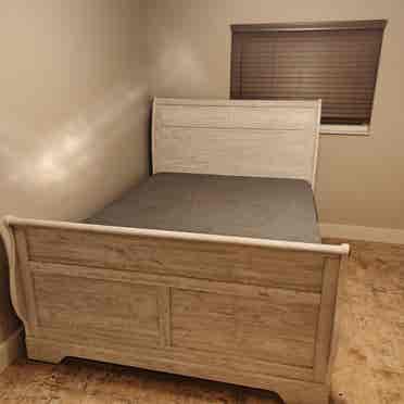 Two rooms for rent.