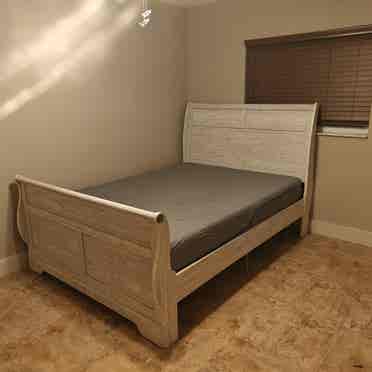 Two rooms for rent.