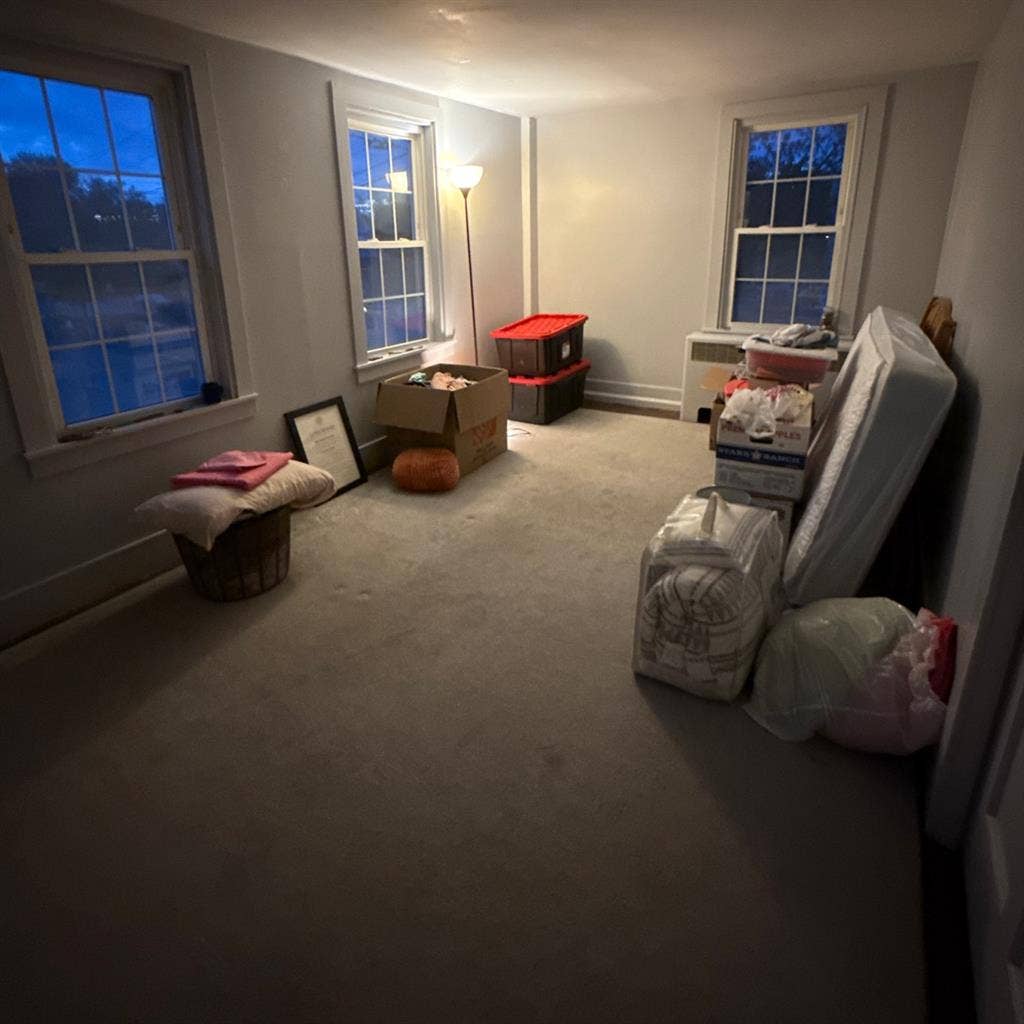 Looking for female roommate