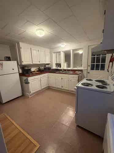 Looking for female roommate