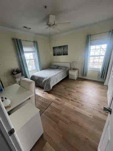 Looking for a roommate
