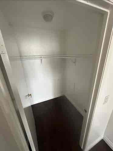 Looking for roommate West Hollywood