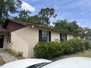 Looking for 2 roommates