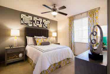 Private bed and bath in CM/Newport