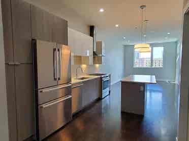 Near-New Condo Rm - LGBTQ-Friendly