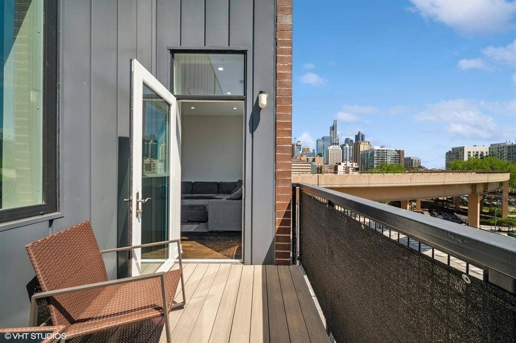 Near-New Condo Rm - LGBTQ-Friendly