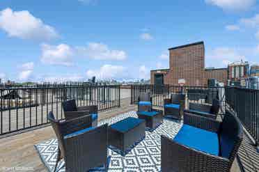 Near-New Condo Rm - LGBTQ-Friendly