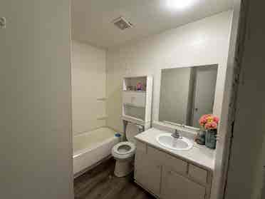 LOOKING FOR ROOMATE ASAP!!