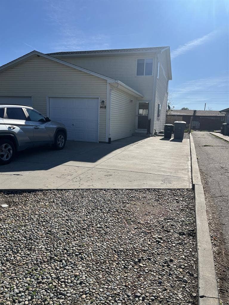 Roommate wanted