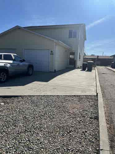 Roommate wanted