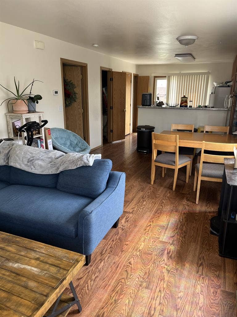 Roommate wanted