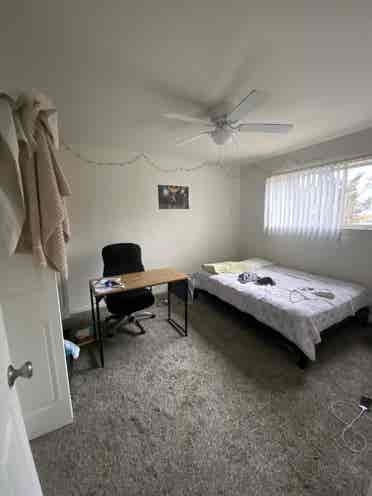 SUMMER LEASE - PRICE NEGOTIABLE
