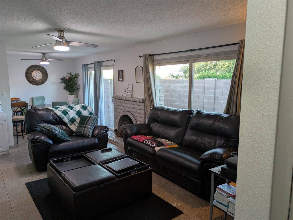 Tempe Townhouse Roommate